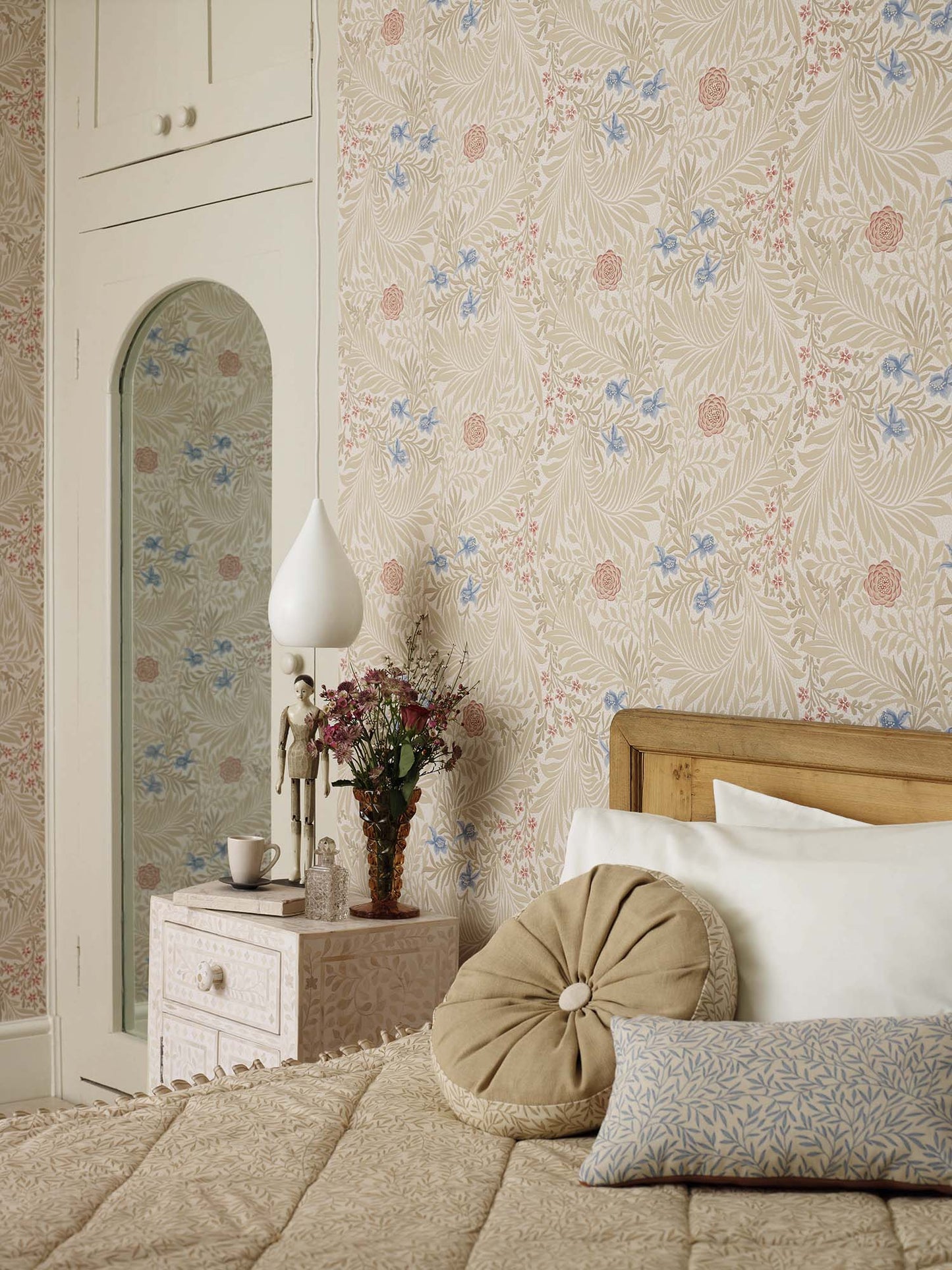 壁紙 Larkspur MORRIS Archive Collections Ⅱ William Morris 品番:212557