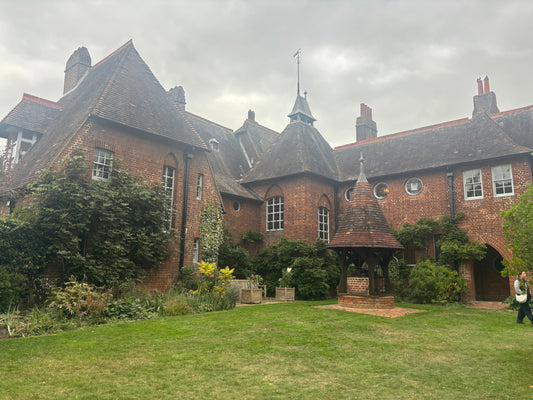 ロンドンレポートvol.18 モリスの原点。赤い家「Red House」探訪